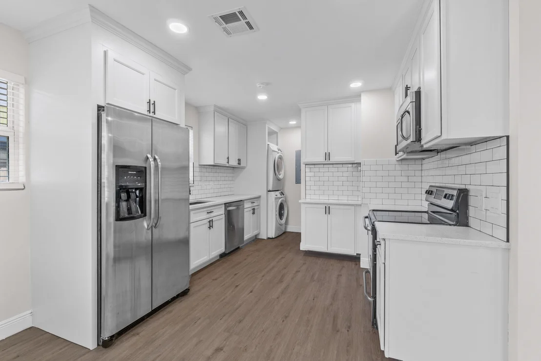 Photo of 4882 Lincoln Road