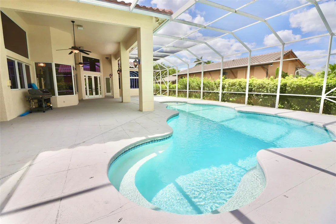 Photo of 6805 NW 70th Place