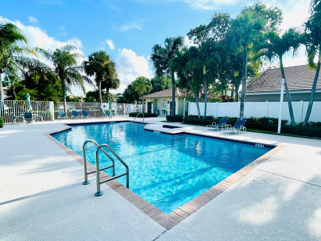 Photo of 7834 Manor Forest Boulevard