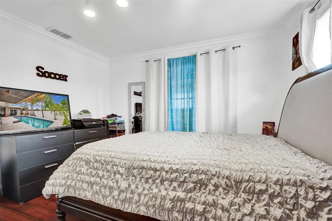Photo of 2131 NW 4th Street