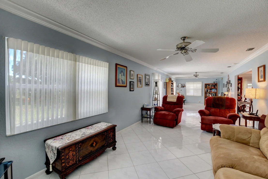 Photo of 6639 Overland Drive