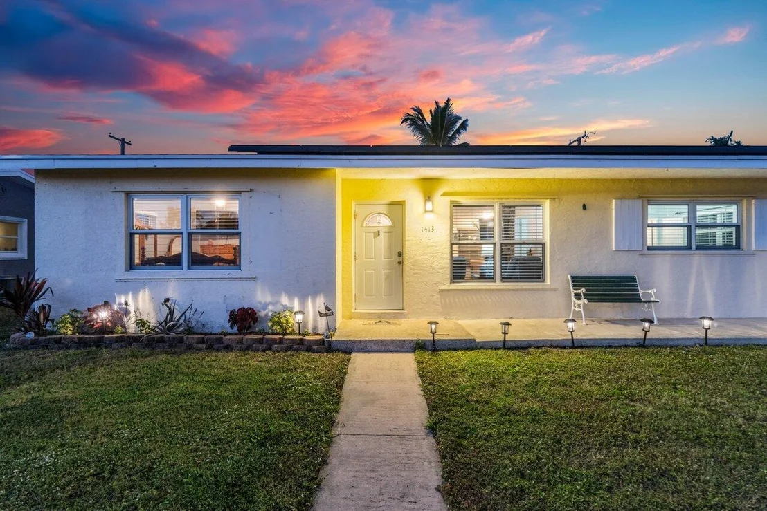 Photo of 1413 Crest Drive