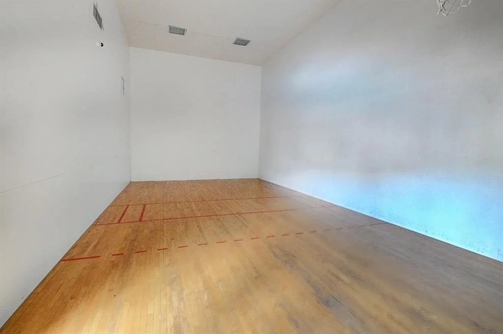 Photo of Unit 423 at 423 Villa Circle