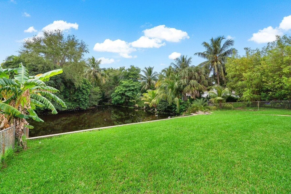Photo of 16 Velaire Drive