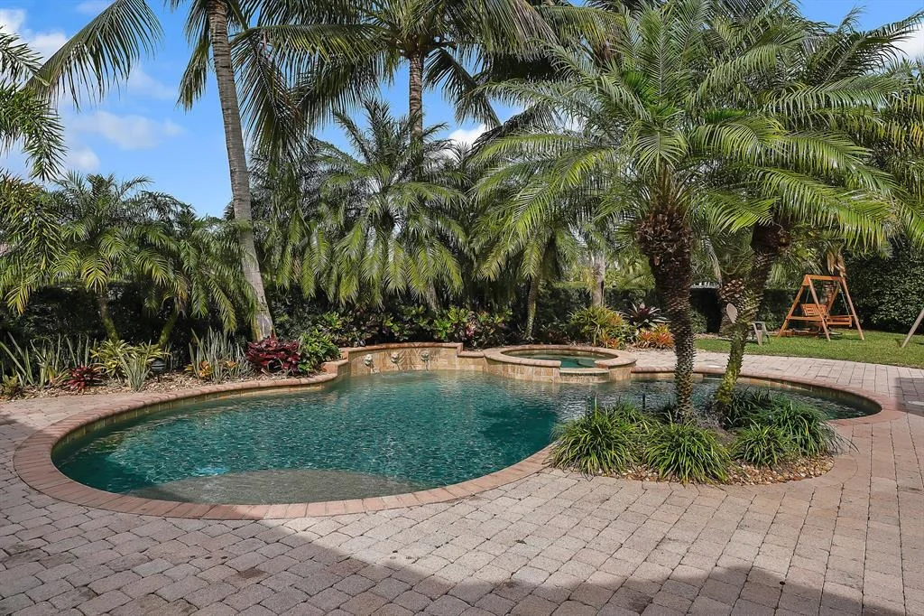 Photo of 305 Trieste Drive