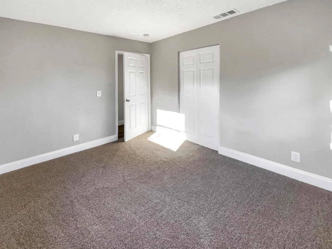 Photo of 631 Alpine Avenue