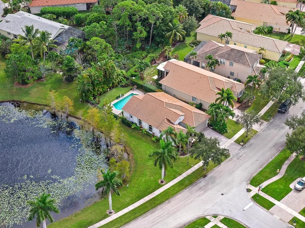Photo of 6784 SE Twin Oaks Circle