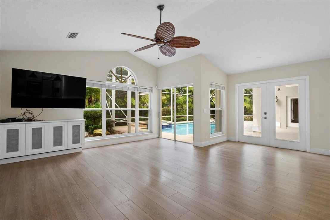 Photo of 140 Victorian Lane