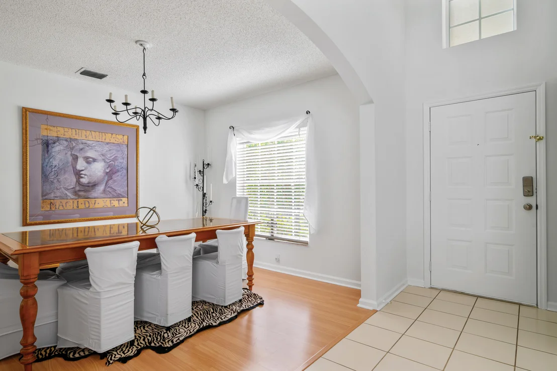 Photo of 1015 Fairfax Circle W
