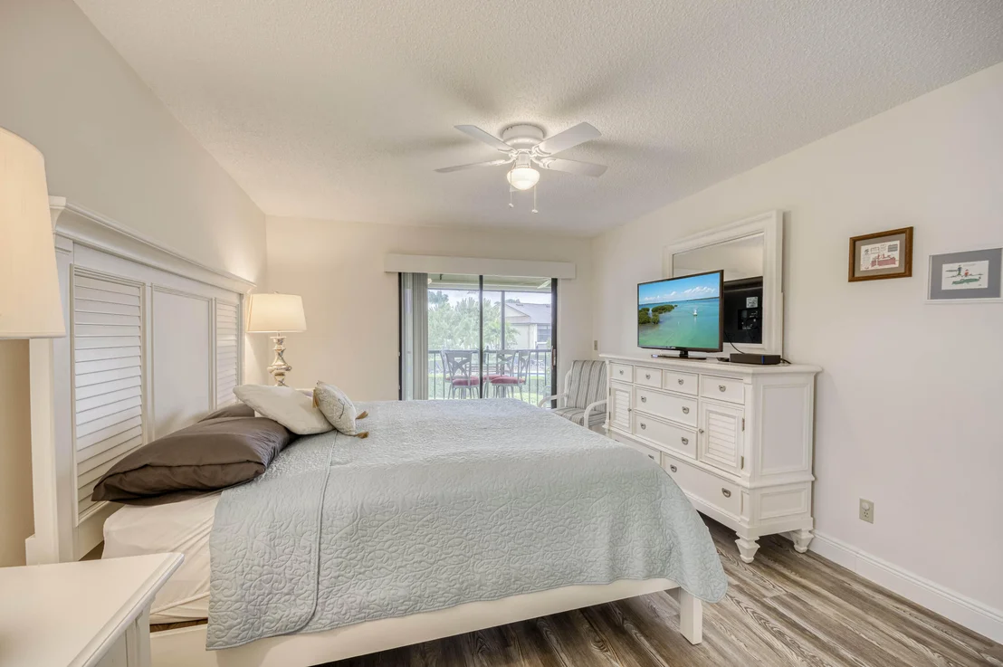Photo of Unit A at 1102 Pinecrest Circle