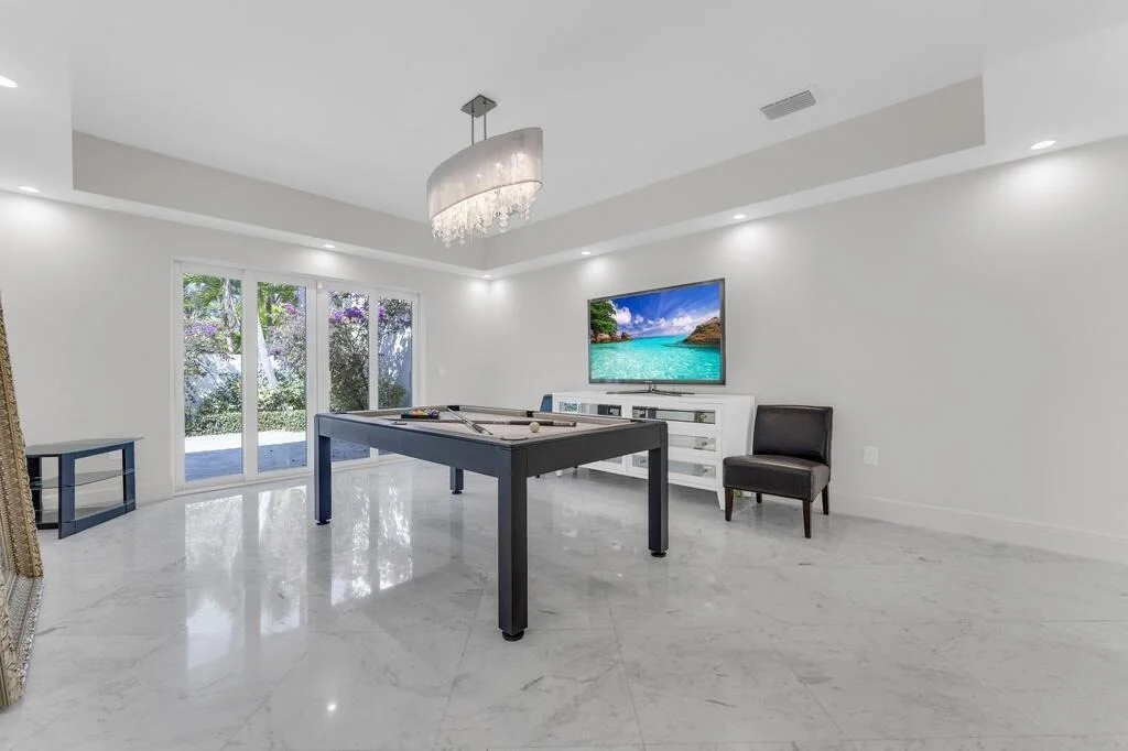 Photo of 355 Oakview Drive