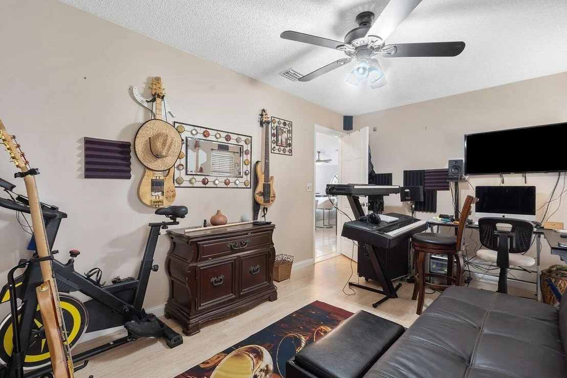 Photo of 10207 Canoe Brook Circle