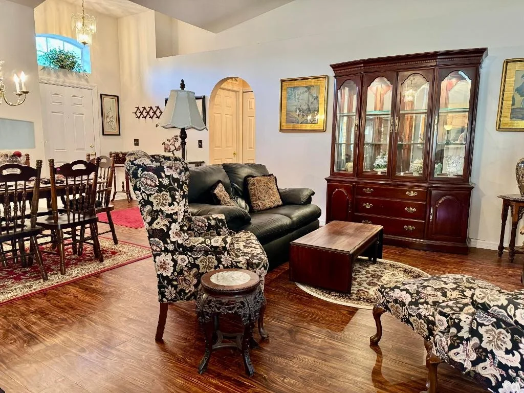 Photo of 527 SE 38th Avenue