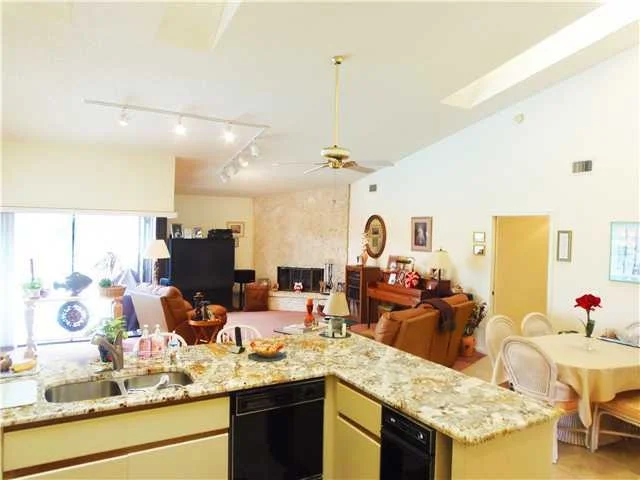 Photo of 718 Juniper Place