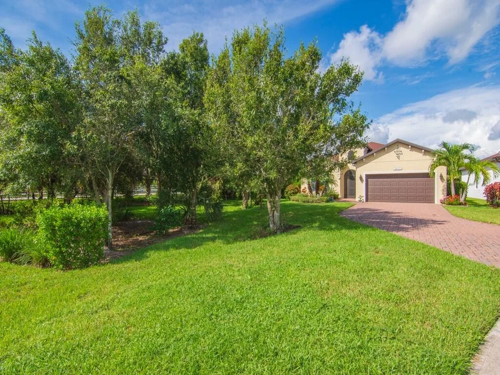 Photo of 1613 Willows Square