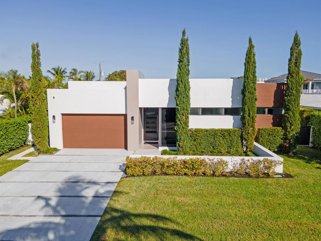 Photo of 811 Granada Drive
