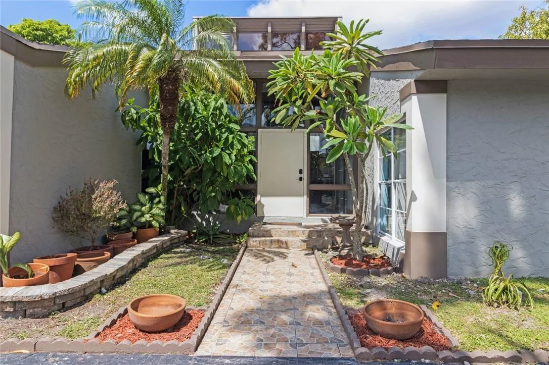 Photo of 8067 Buttonwood Creek