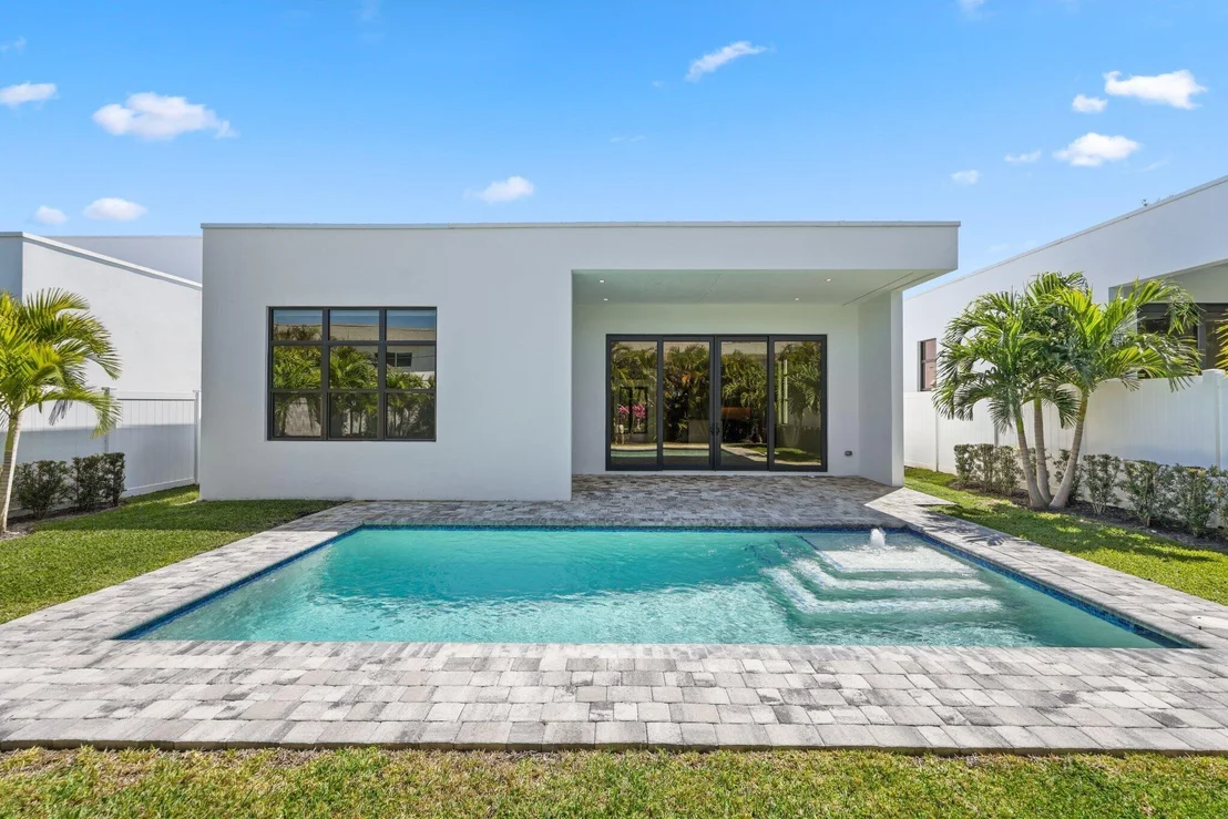 Photo of 655 Kingsbridge Street