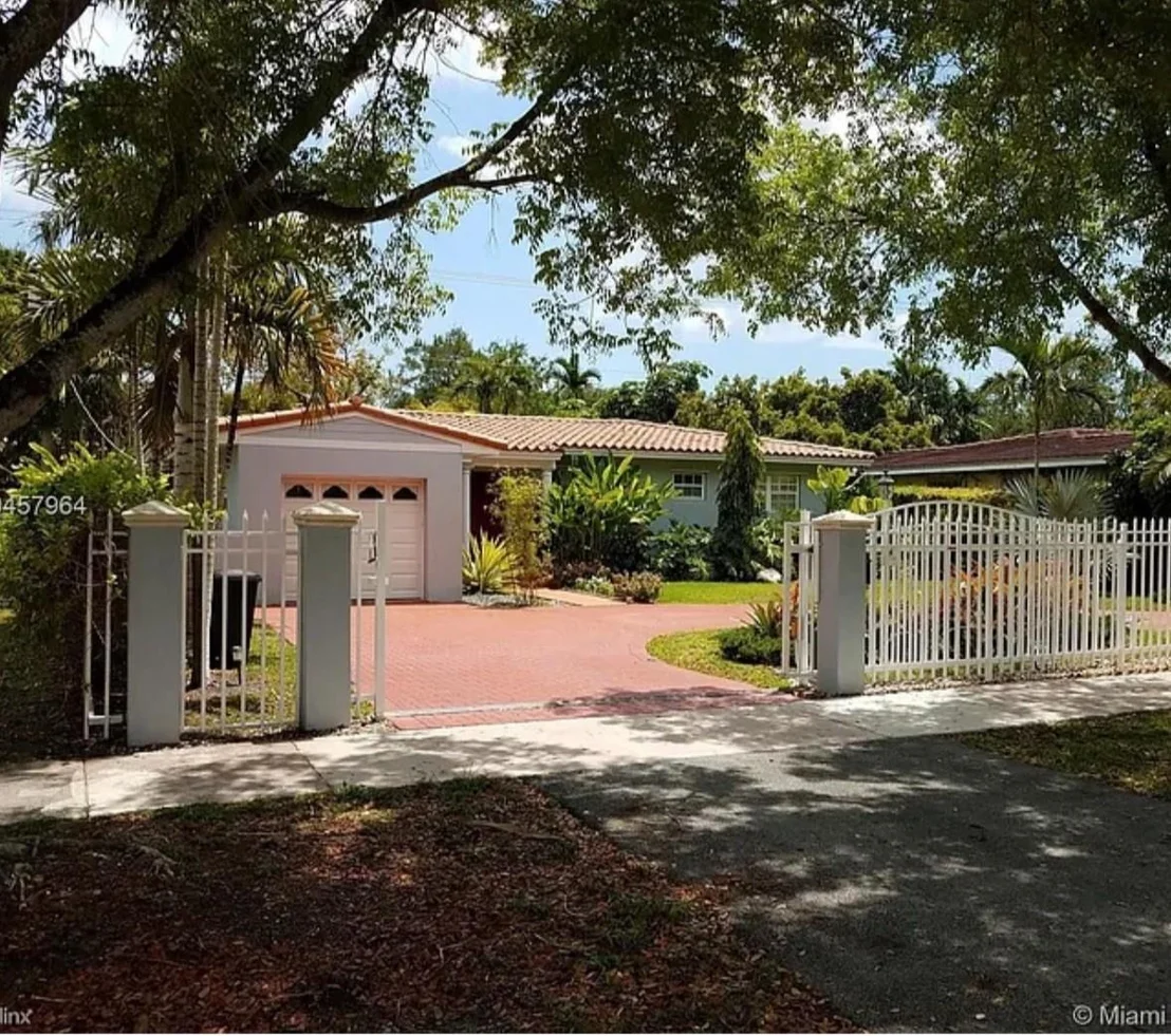 Photo of 1401 Red Road