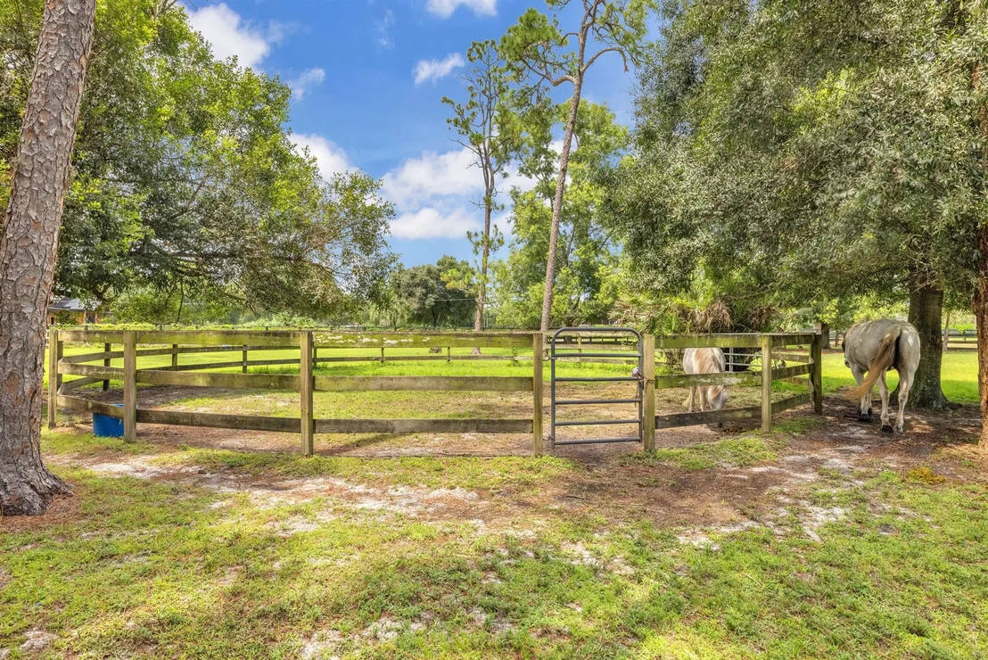 Photo of 2340 B Road