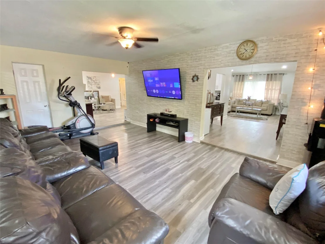 Photo of 9569 Richmond Circle