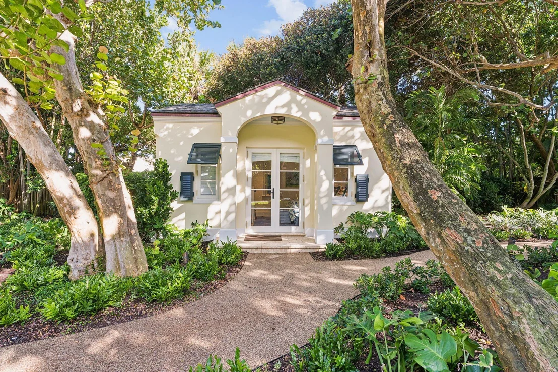 Photo of 1919 N OCEAN Boulevard