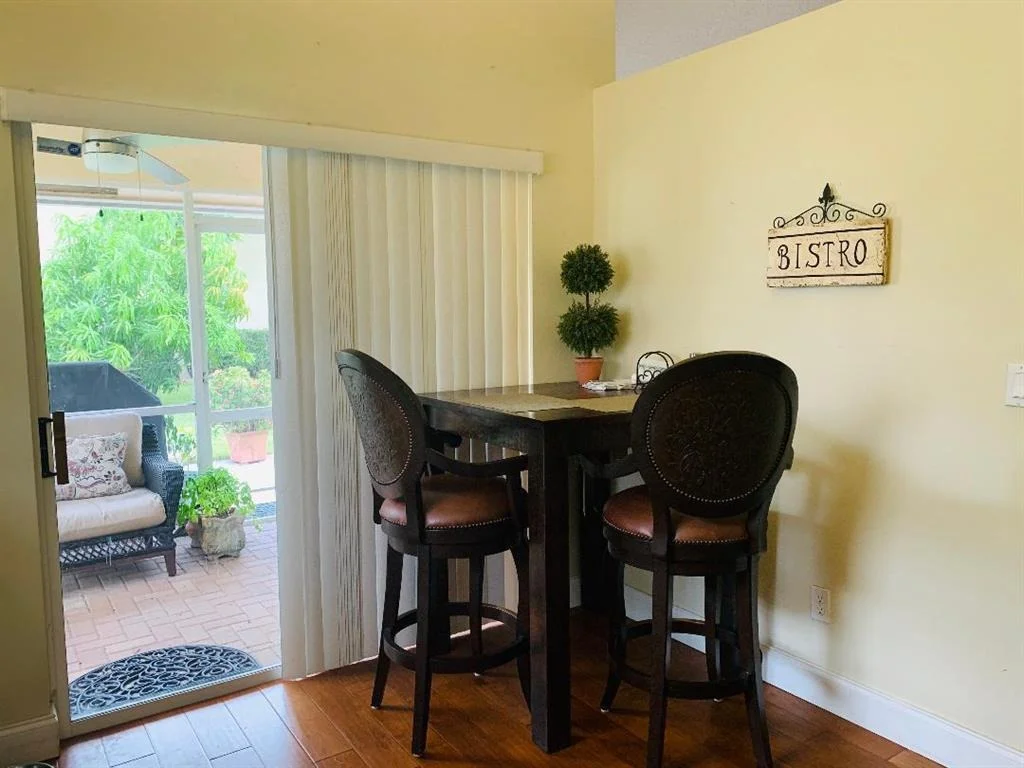 Photo of 275 Moccasin Trail W