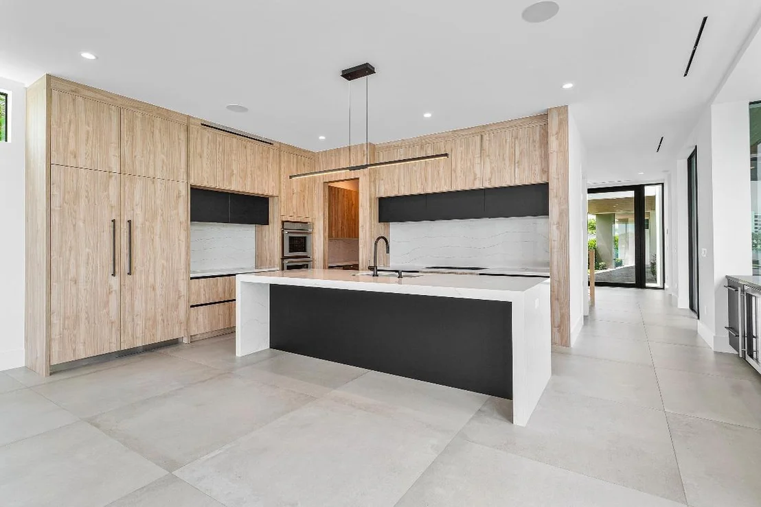 Photo of 3445 Harbor Road N