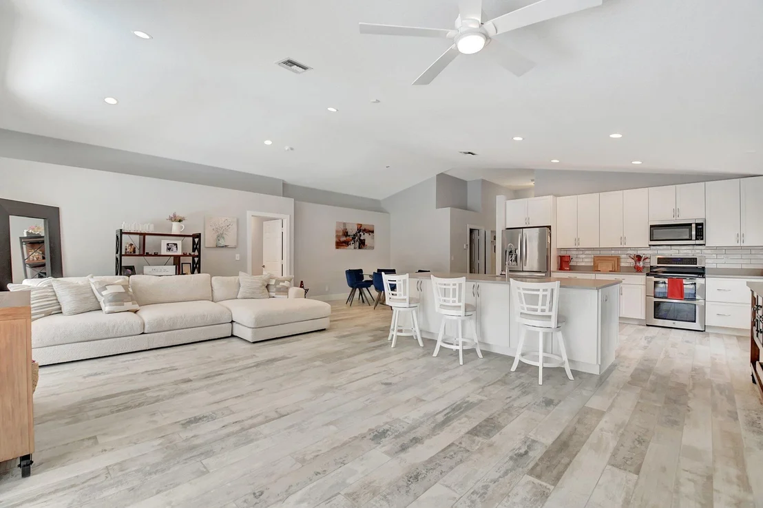 Photo of 8211 White Rock Circle