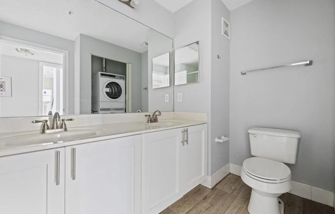 Photo of Unit 21 at 1116 University Boulevard