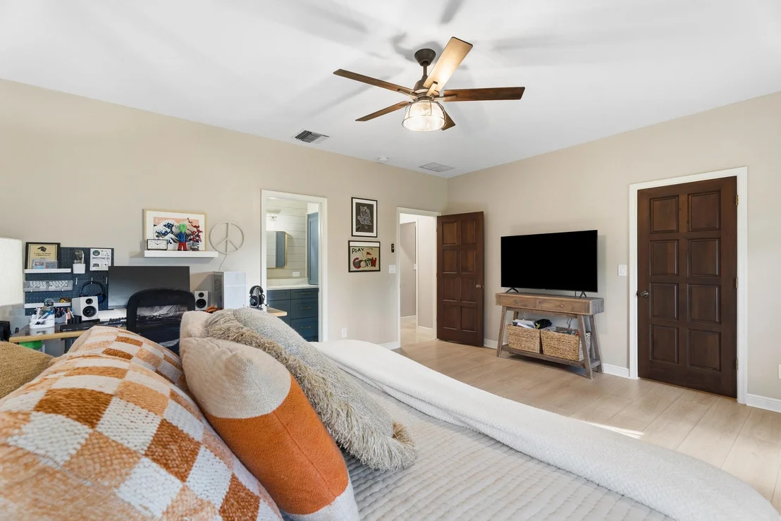 Photo of 427 Glenbrook Drive