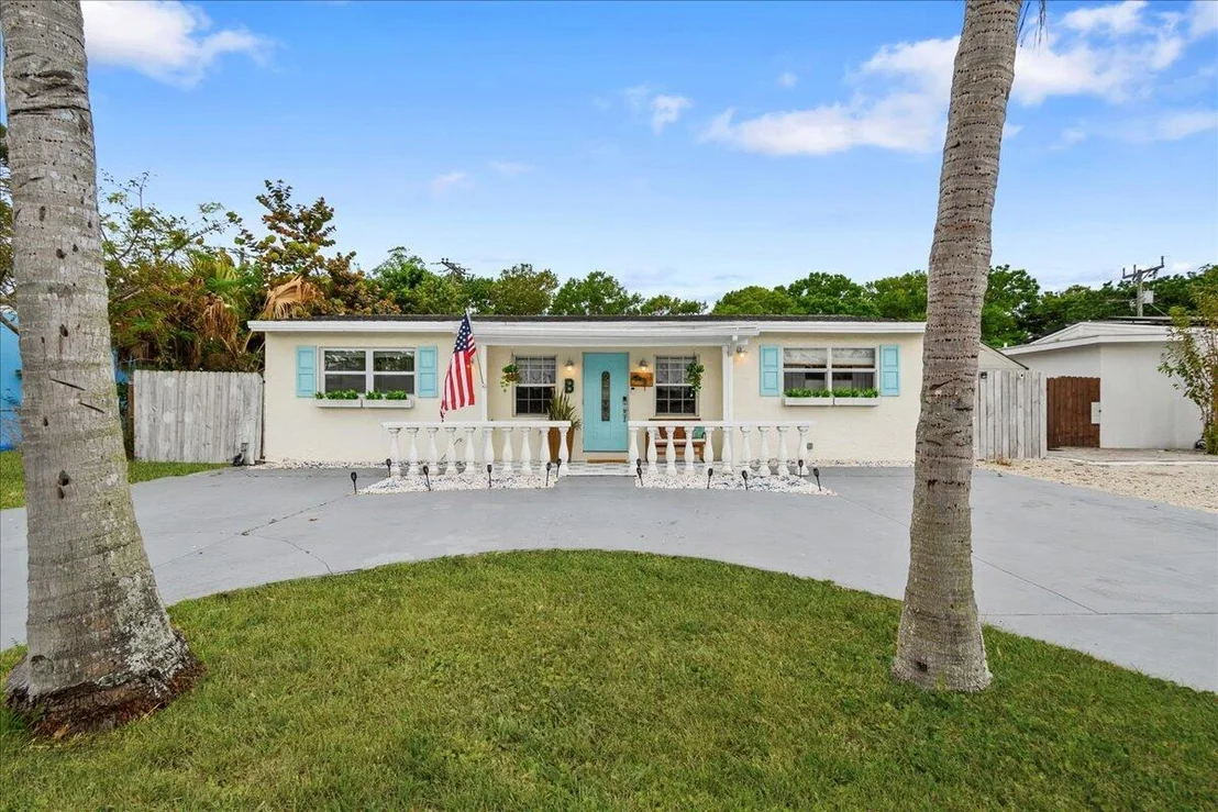Photo of 237 W Browning Drive