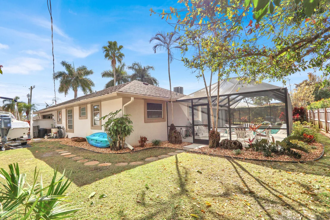 Photo of 36 SE Saddleback Road