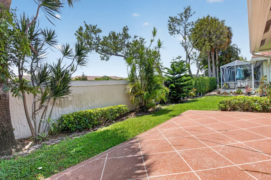 Photo of 5582 Royal Lake Circle