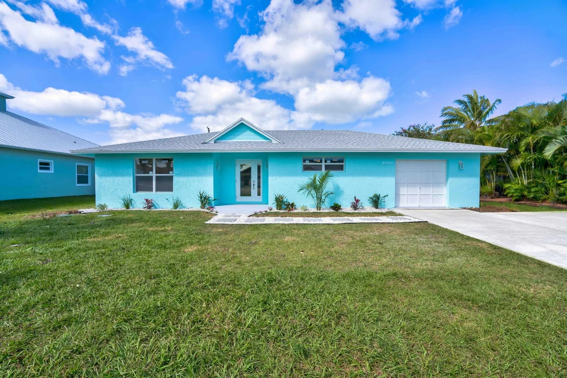 Photo of 4705 SE Manatee Terrace