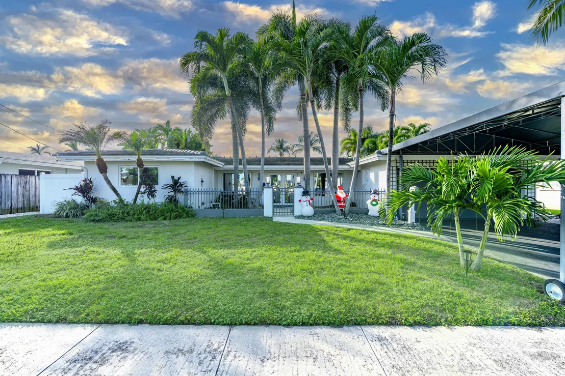 Photo of 851 SE 5th Avenue