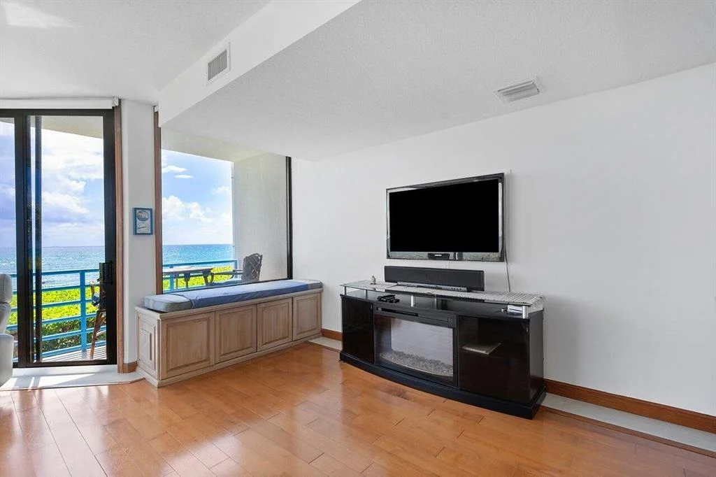 Photo of Unit 1 at 370 Mercury Road