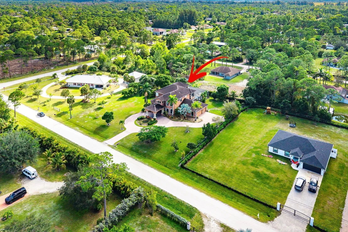 Photo of 17560 69th Street N