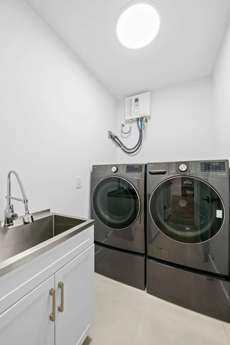 Photo of 2811 NE 53rd Court