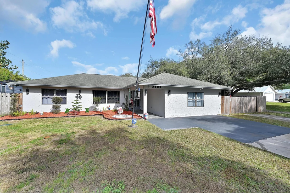 Photo of 2404 Dade Road