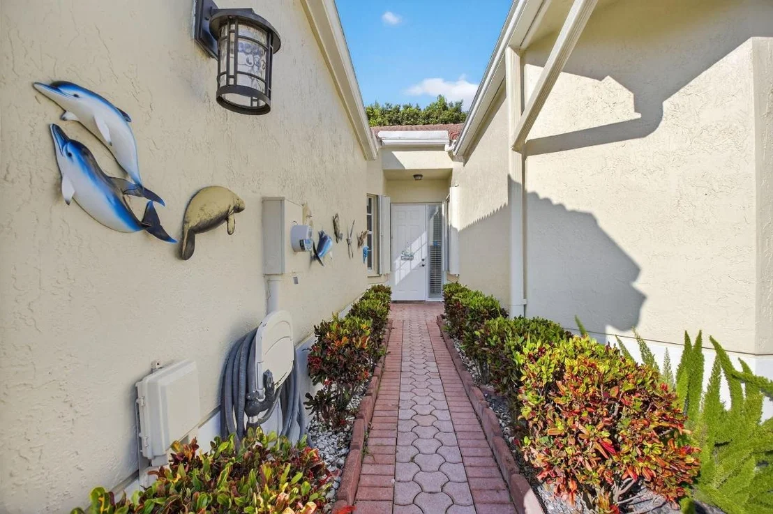Photo of 6165 Petunia Road