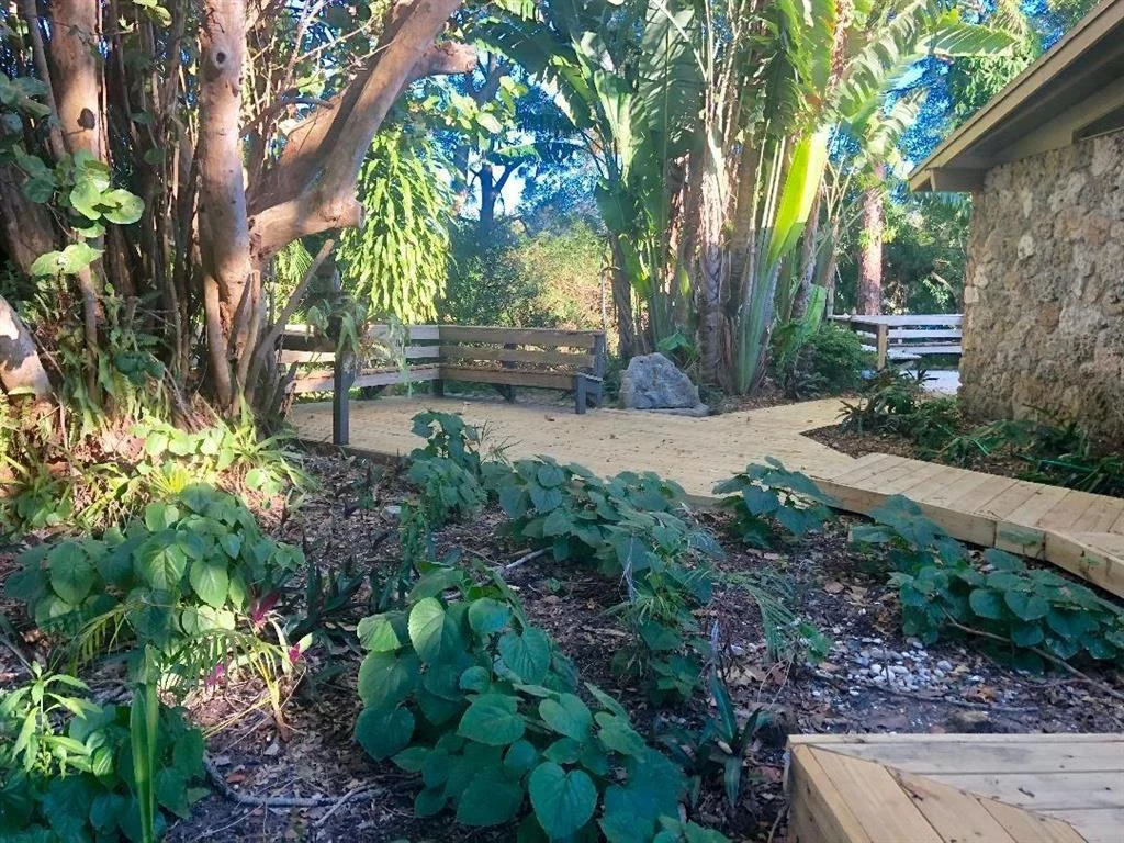 Photo of 4953 Palm Ridge Boulevard