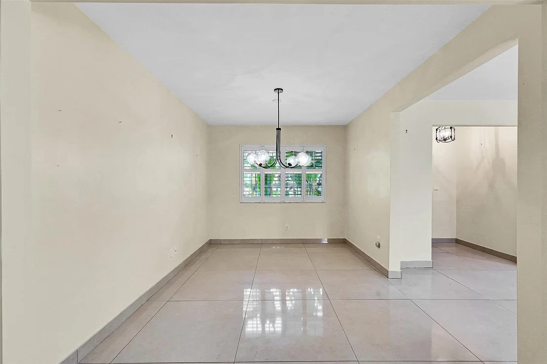 Photo of 1401 Red Road