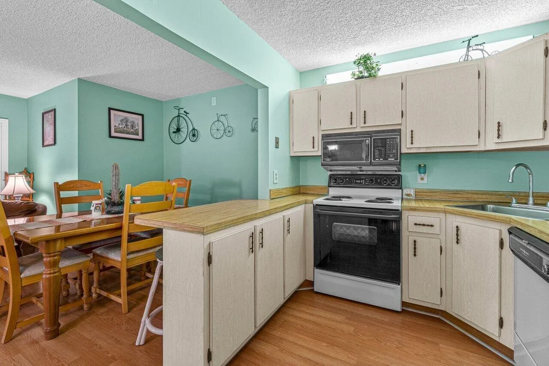 Photo of Unit D1 at 305 Pine Ridge Circle