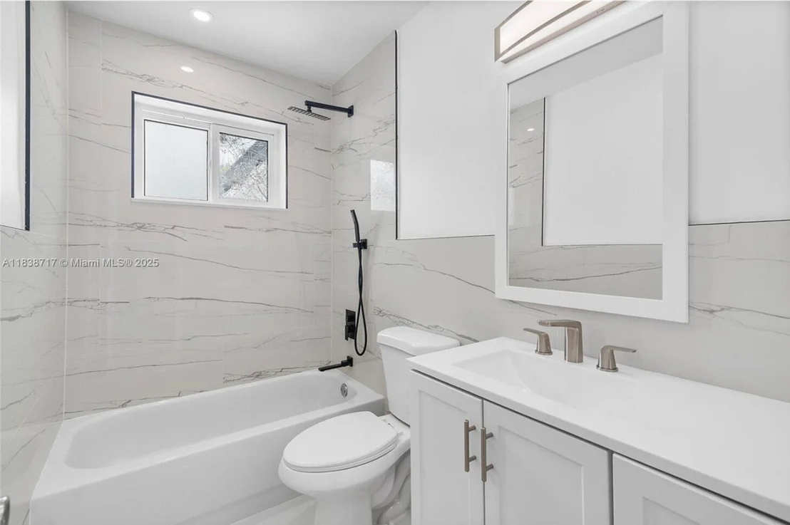 Photo of 1124 Yale Drive