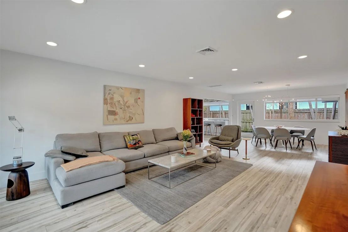 Photo of 2111 N Ocean Boulevard
