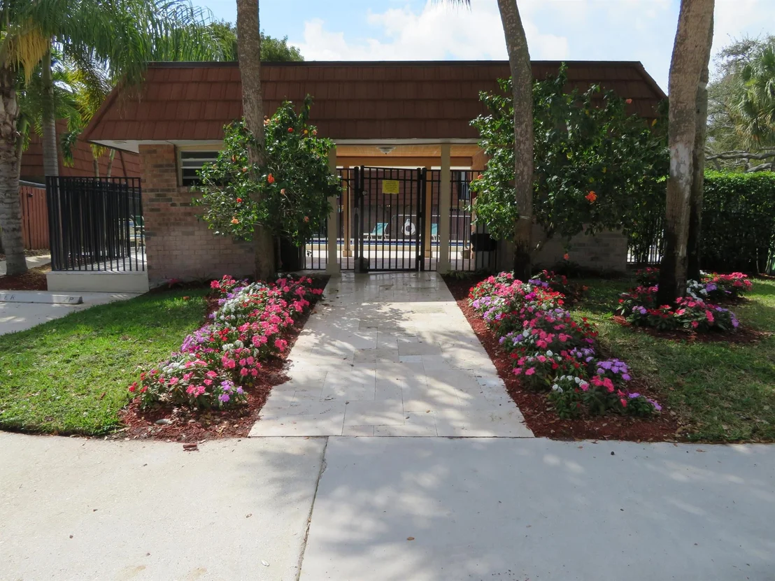 Photo of Unit 116 at 1515 Augusta Circle