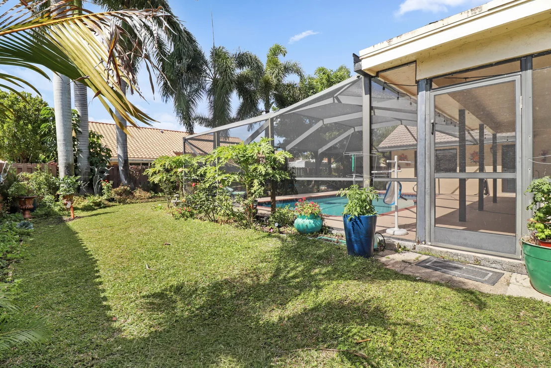 Photo of 9260 Laurel Green Drive