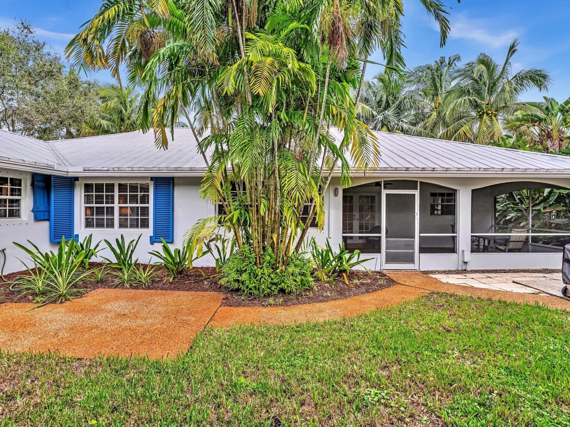 Photo of 3204 Lakeview Drive