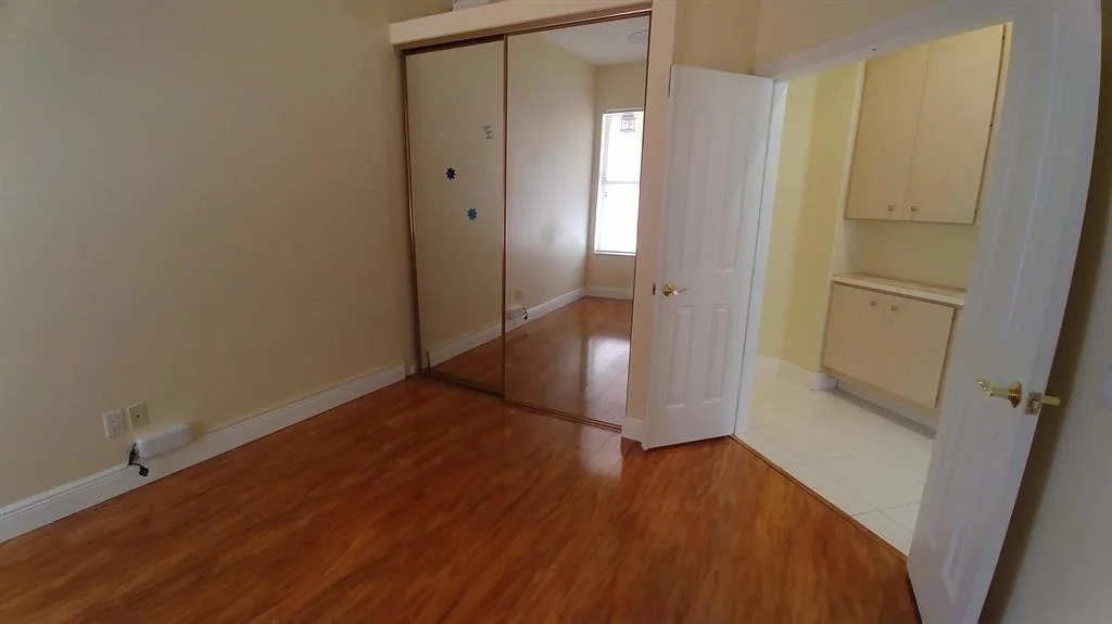 Photo of 104 S Hampton Drive